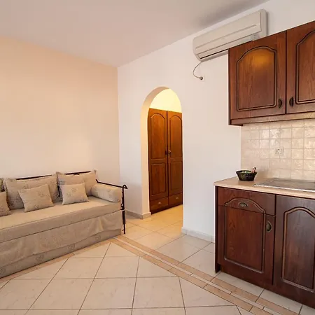 Joy ηotel 3* Perivolos (Santorini)