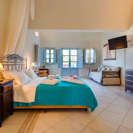 Joy ηotel 3* Perivolos (Santorini)